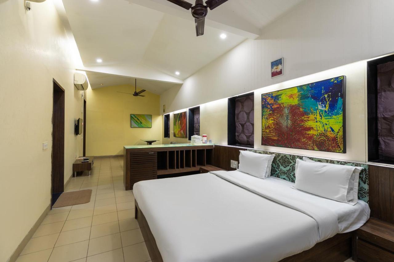 Capital O 47539Capital O Umbergaon Club Hotel Umargām Buitenkant foto