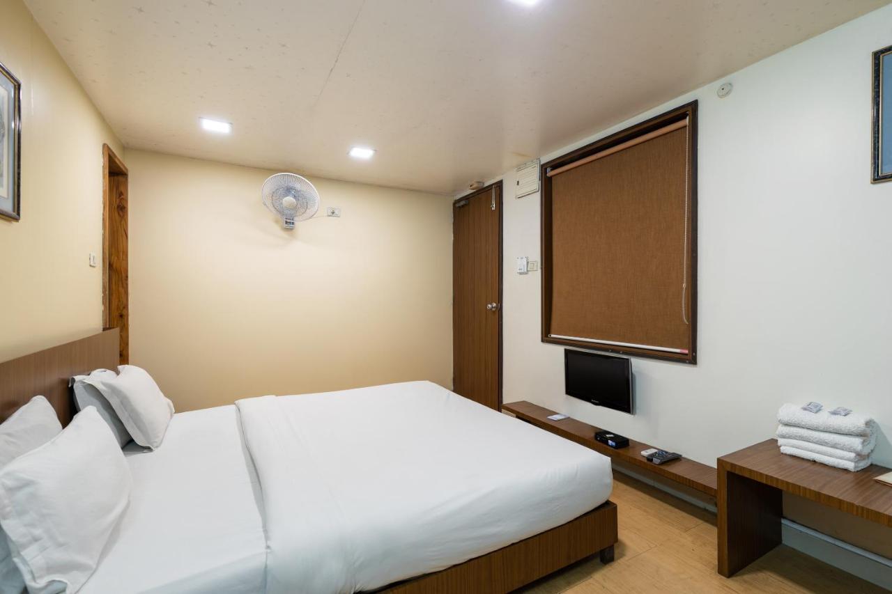 Capital O 47539Capital O Umbergaon Club Hotel Umargām Buitenkant foto