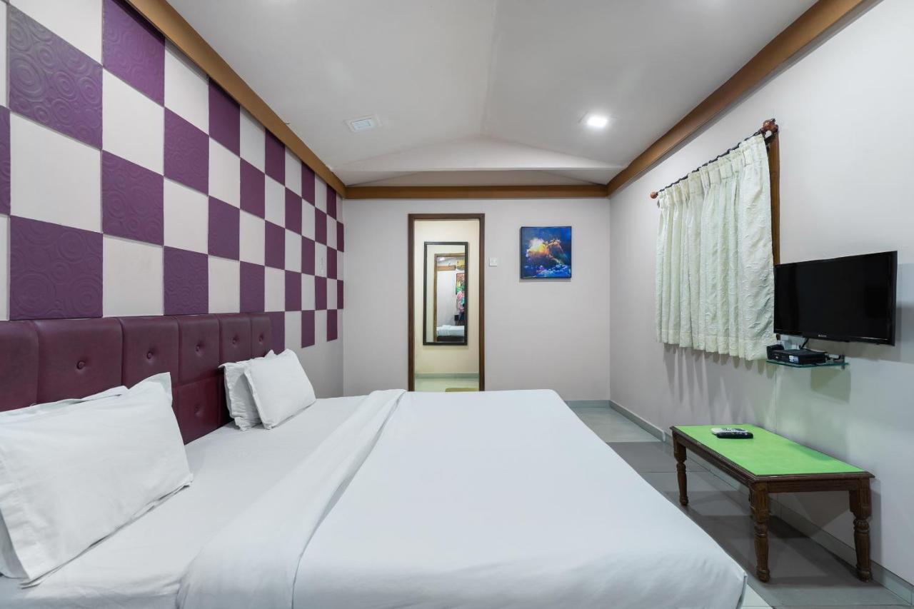 Capital O 47539Capital O Umbergaon Club Hotel Umargām Buitenkant foto
