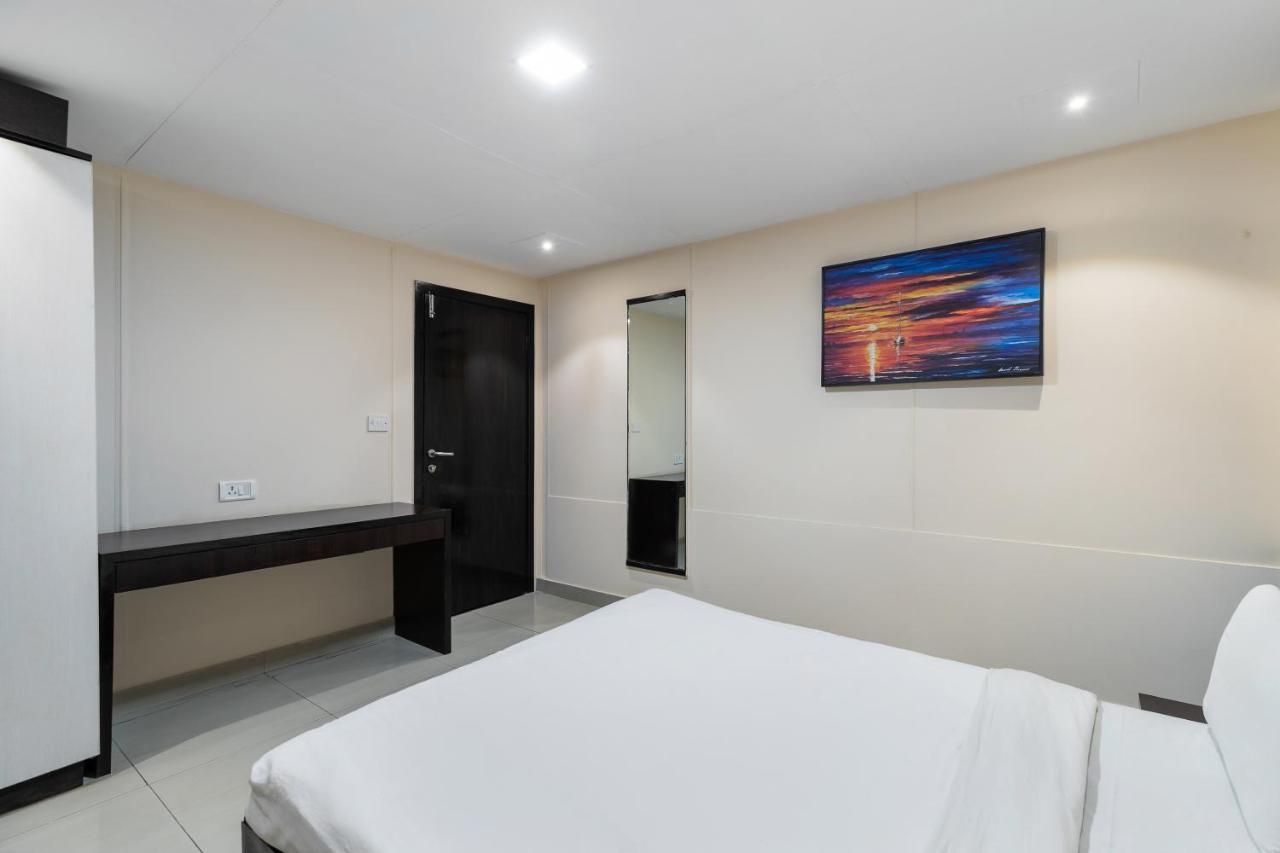 Capital O 47539Capital O Umbergaon Club Hotel Umargām Buitenkant foto