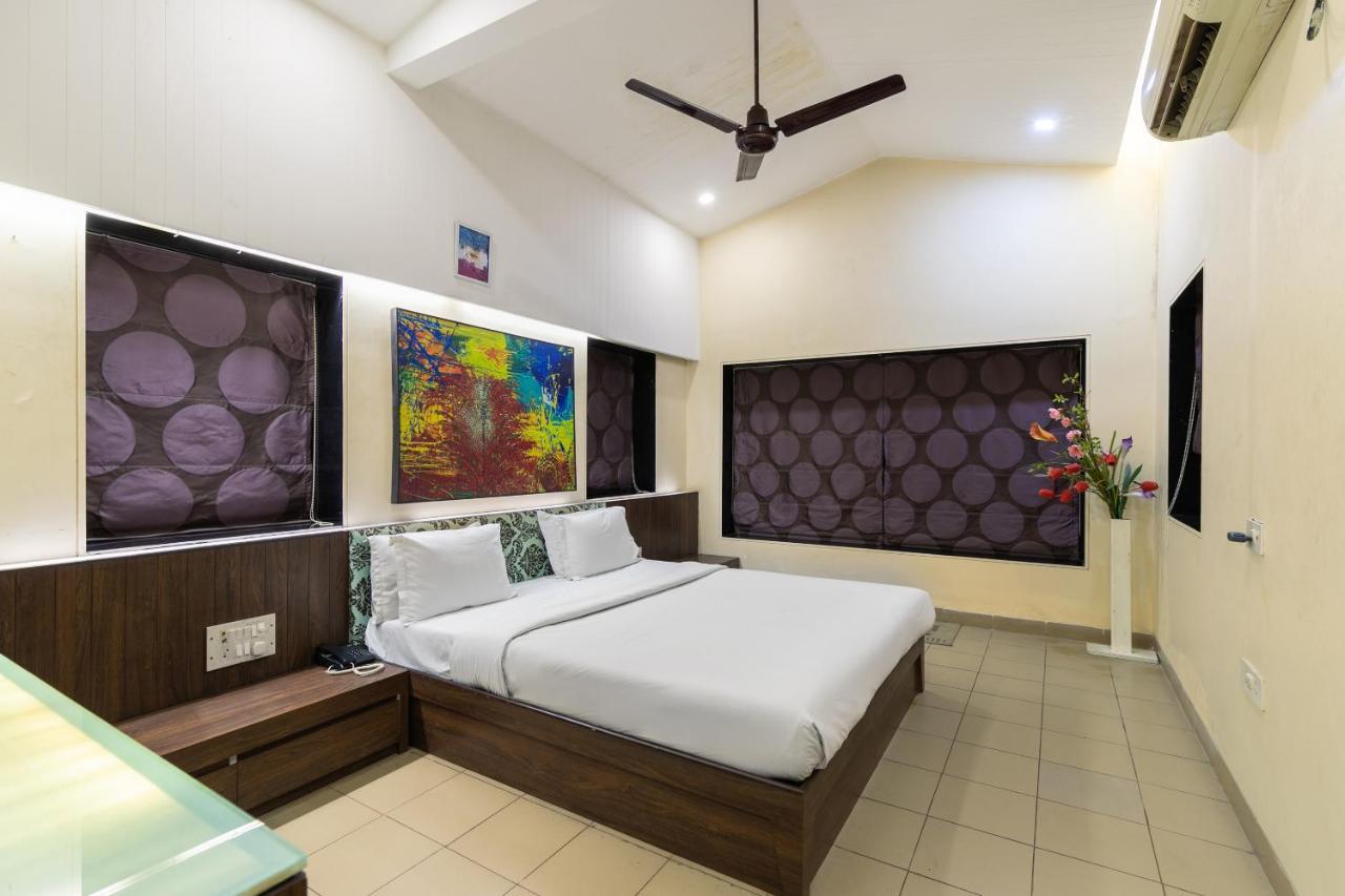 Capital O 47539Capital O Umbergaon Club Hotel Umargām Buitenkant foto
